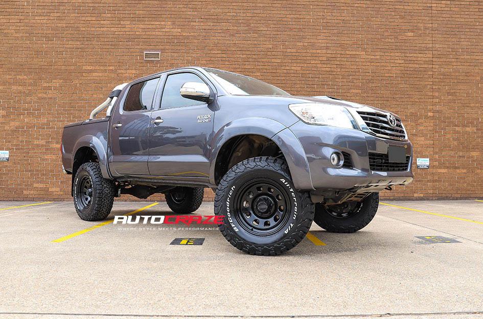 TOYOTA HILUX N70 4WD TERRA SATIN BLACK